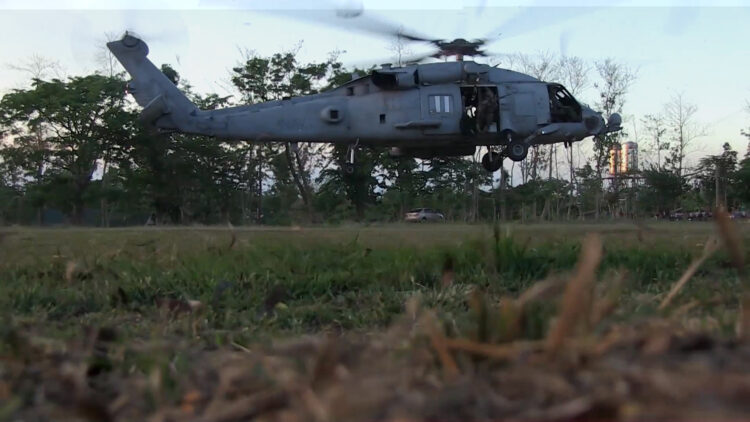 US and Philippines Marines Rope