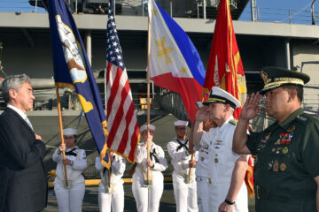 PH-US Flag Salute